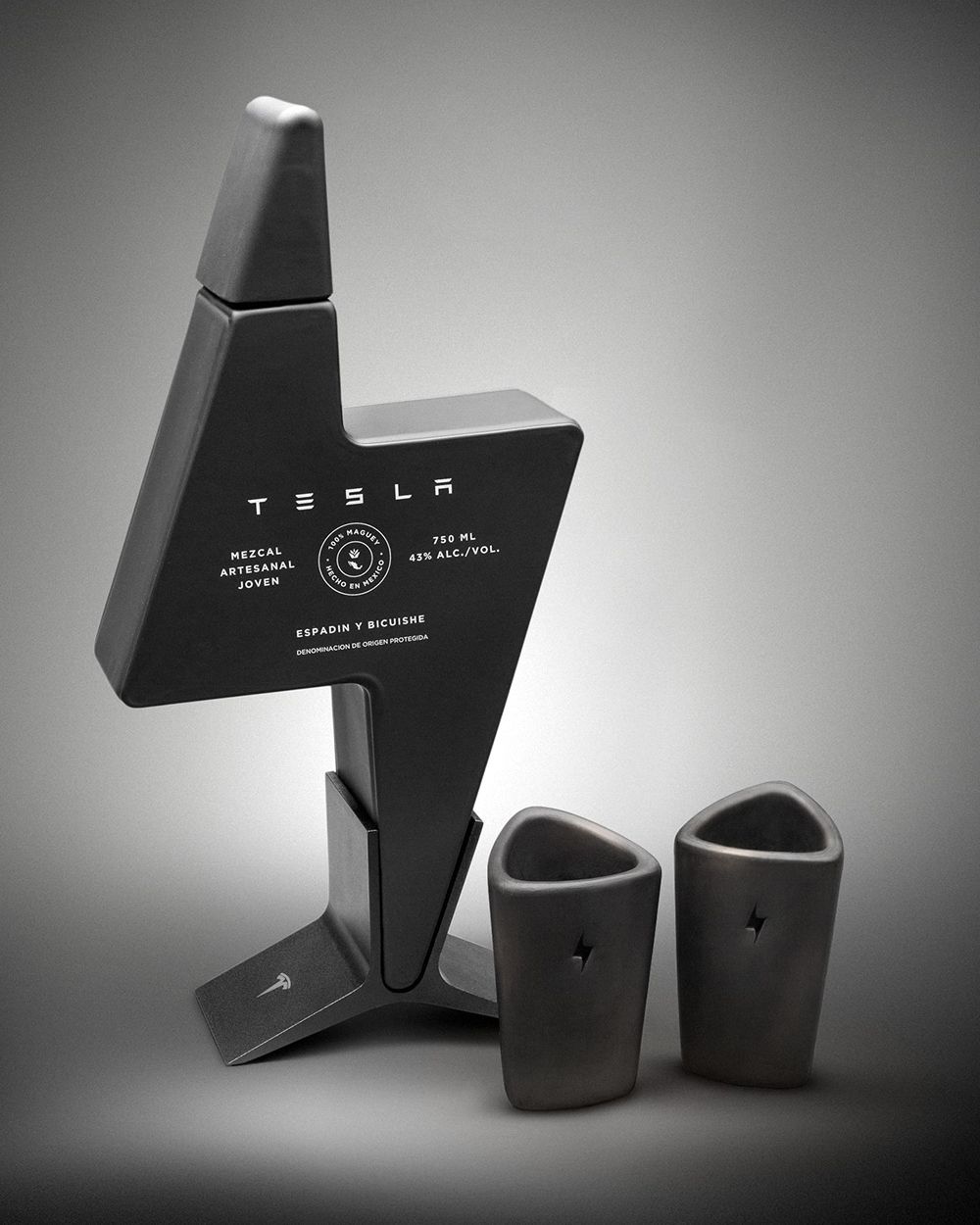 TESLA メスカル 750ml 43% ALK/VOL