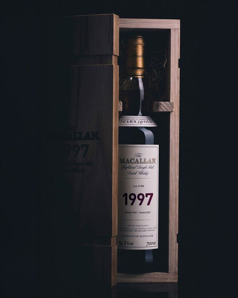 MACALLAN　HIGHLANDSINGLEMALT　SCOTCHWHISKY The Macallan Highland Single Malt Scotch Whisky Aged 12