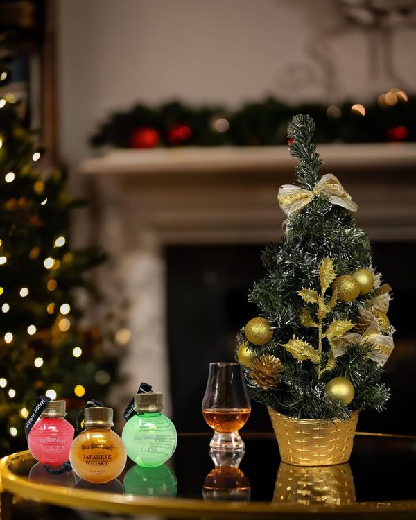 World Whiskey Society Christmas Tree With Balls Reserve Collection