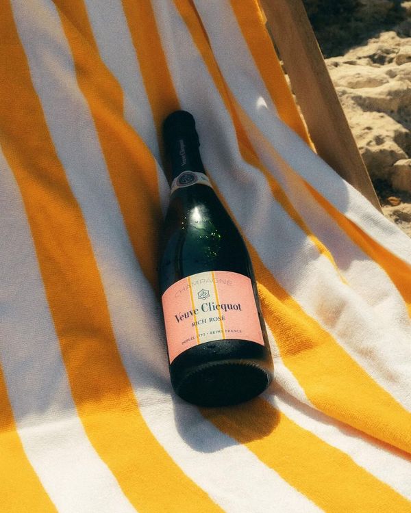 ヴーヴクリコ ロゼ 2本　Veuve Clicquot Veuve Clicquot Rosé NV 750 ml.