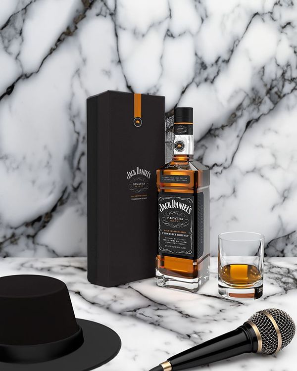 Jack Daniel's Sinatra 750ml ギフトボックス付き Jack Daniel's Sinatra Select Tennessee Whiskey W/ Wooden
