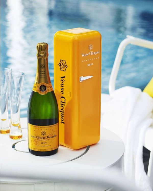 medium_passion_spirits_veuve_c