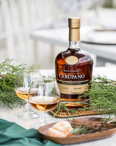 ラム酒CARÚPANO RON AÑEJO RESERVA 21 PRIVADA Buy Ron Añejo Carúpano Reserva 21 Privada Rum 750 mL Online