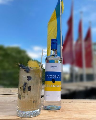 small_bottle_vodka4peace_lifes