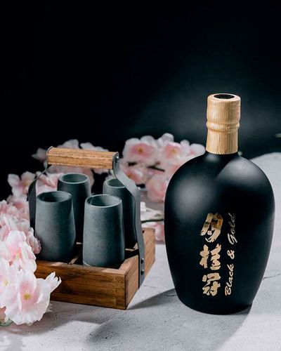 Gekkeikan Sake Black & Gold Junmai-shu | Passion Spirits